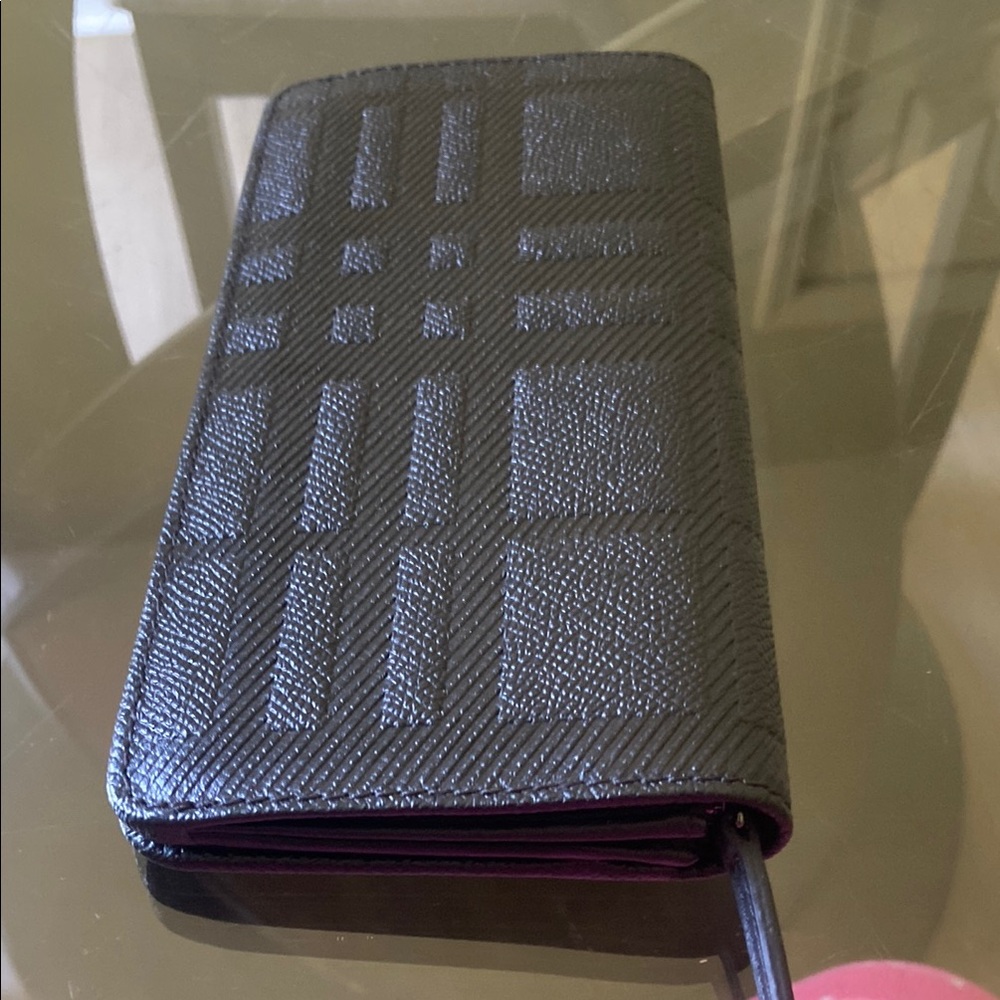Burberry Black Leather Bi-Fold Zip Wallet - Picture 7 of 8